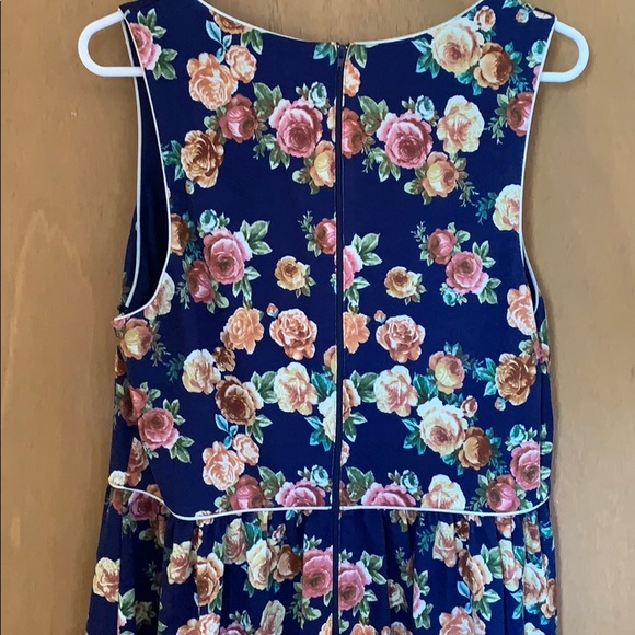 Forever 21 + Floral Tank Dress - Picture 4 of 5